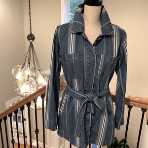 🎉🎉HP🎉🎉 NWOT J Crew Belted Denim Button-up Shirt